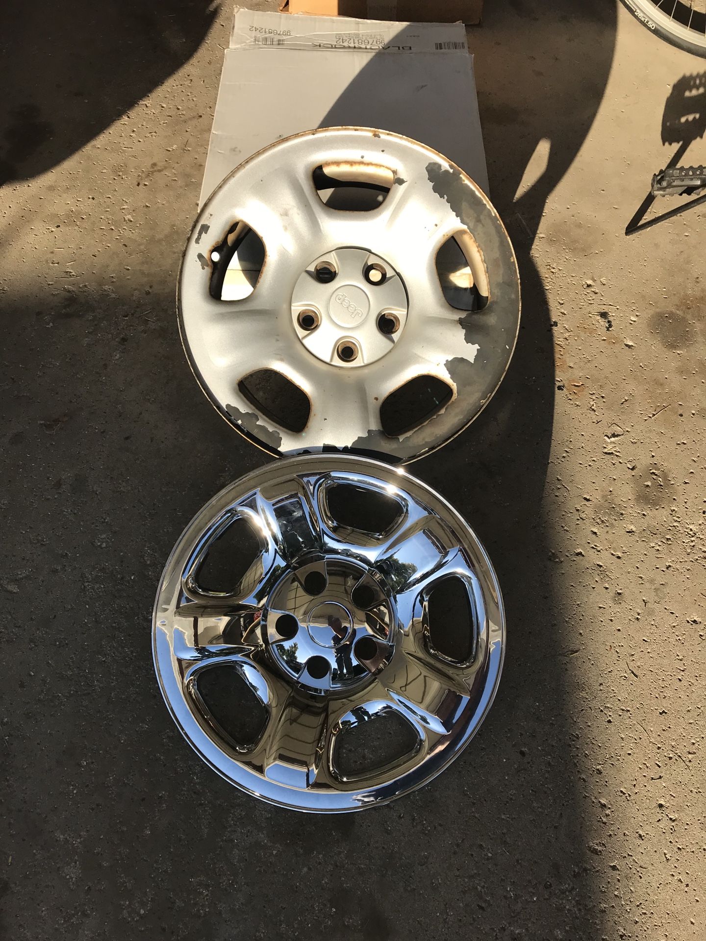 2004 Jeep Liberty wheels and caps (set of 4)