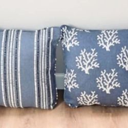 FOUR ABSOLUTELY NEW COMFY COUCH OR BED PILLOWS WITH ZIPPER