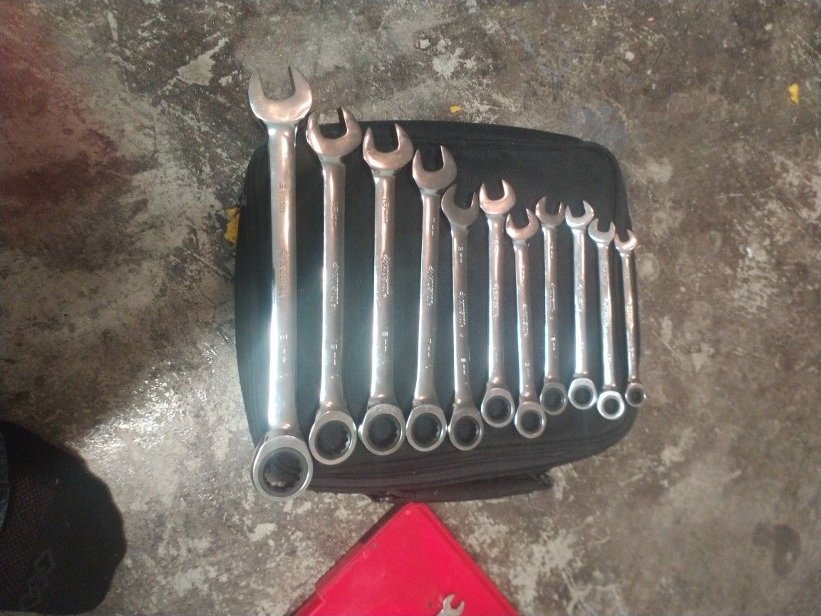 Husky Ratcheting Wrenches (New)