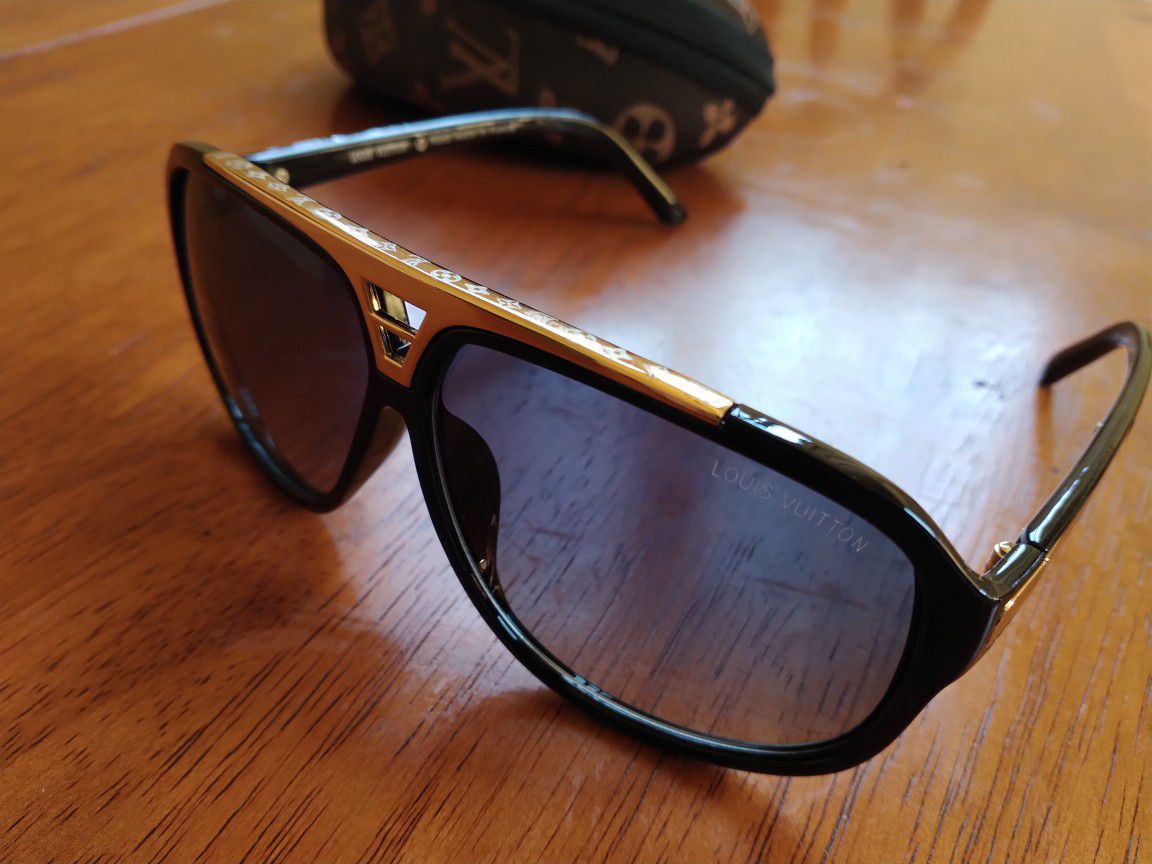 Louis Vuitton Evidence Gold Black Sunglasses 
