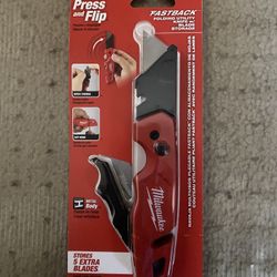 Milwaukee FASTBACK Folding Utility Knife with Blade Storage and General Purpose Blade