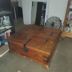 Antique table with white mirror