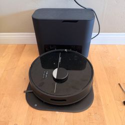 BobSweep Robot Vacuum with Auto-Empty Dock