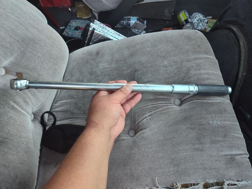Central Tools Co. Torque Wrench 2250R