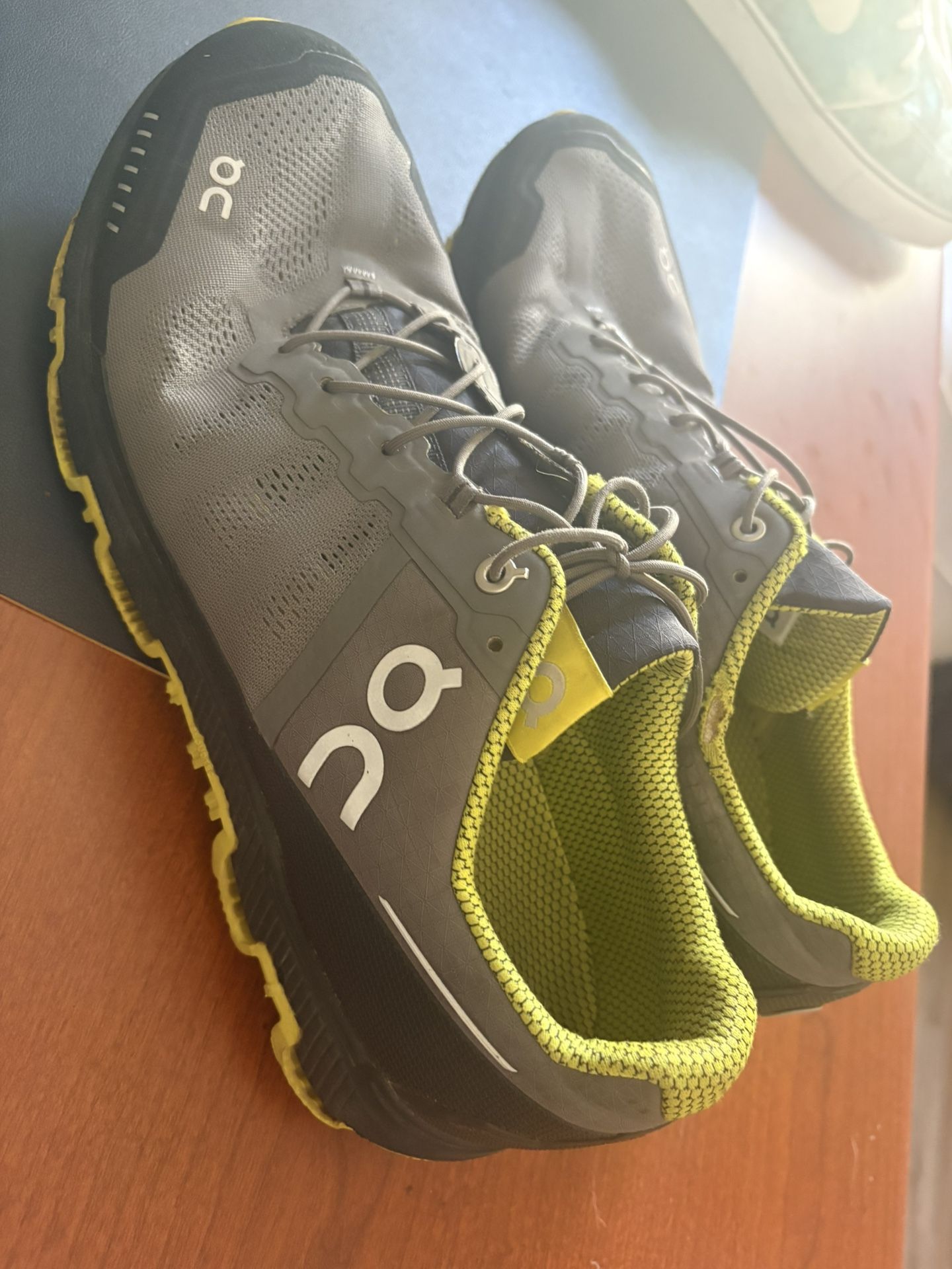 On Cloud Men’s 11 TrailRunners