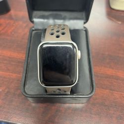 Apple Watch SE 