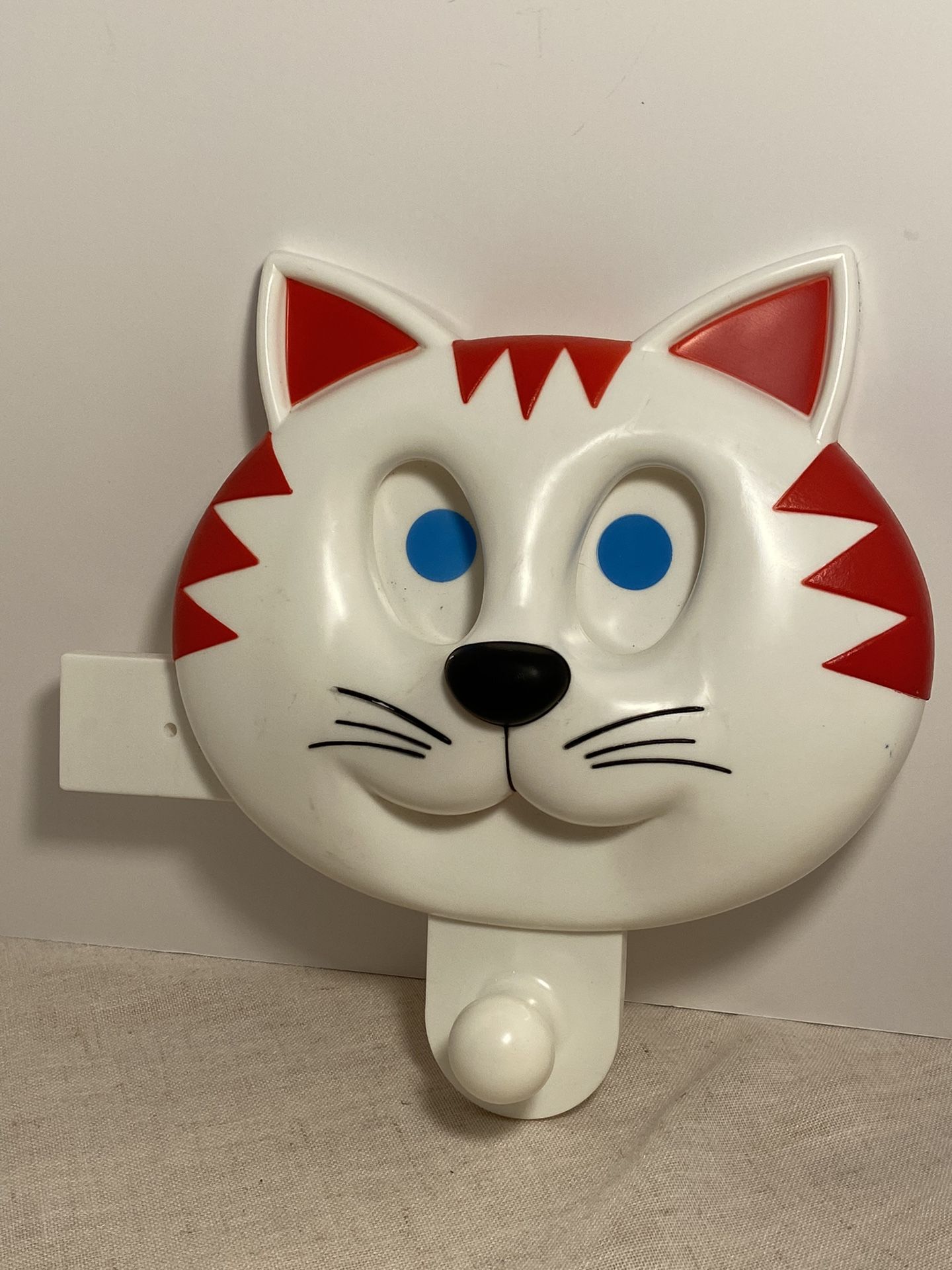 Vintage Cat Face Hook Happy Animal wall hanger kids towel hook 1980s 80s retro