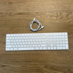 Apple magic keyboard, full-size with numeric keypad