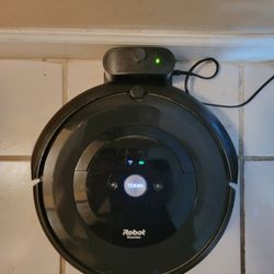 iRobot Roomba e5 with AREO FORCE cleaning System