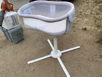 Halo baby bassinet