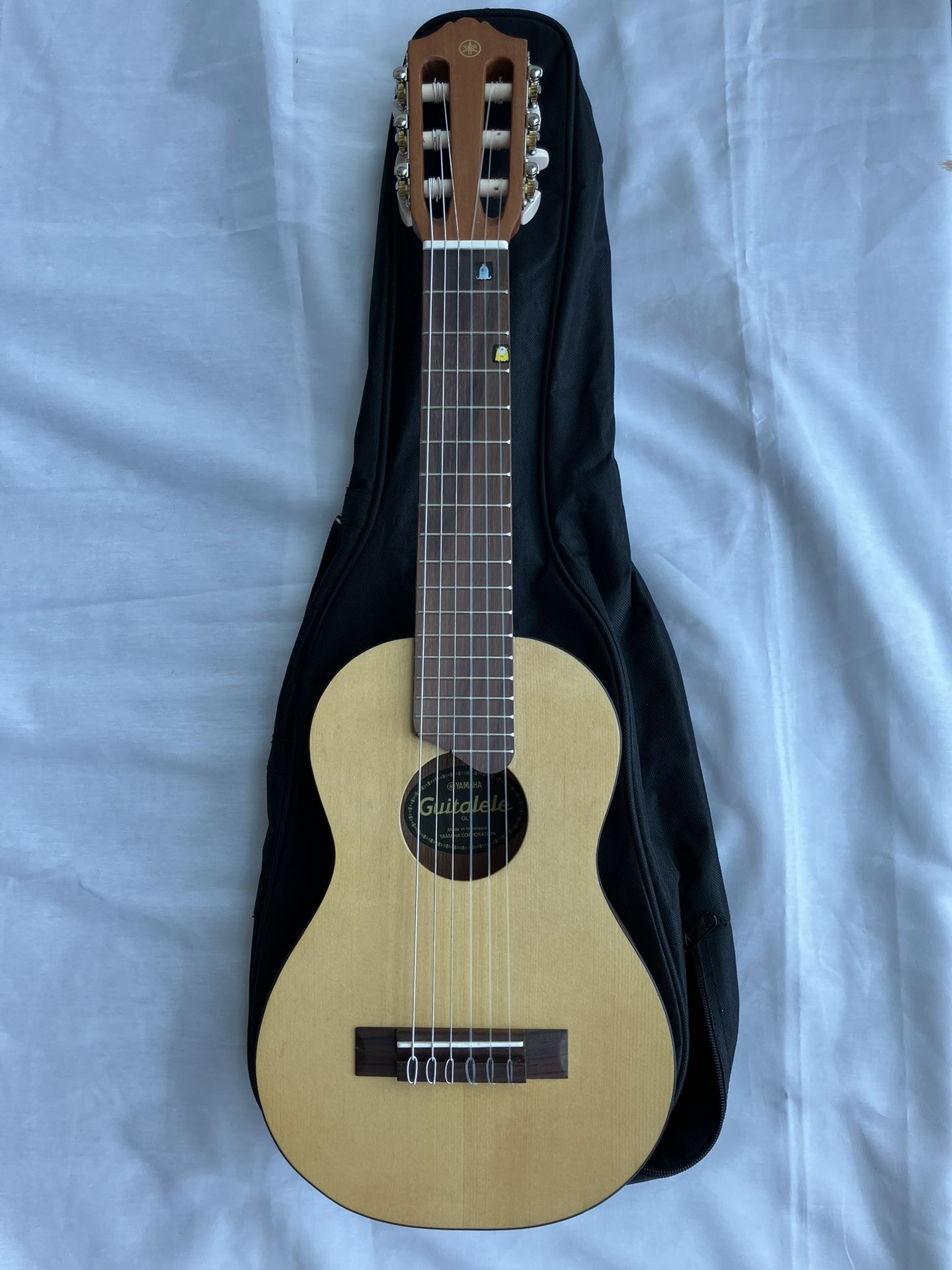Yamaha GL1Guitalele 6 - Nalon Strings 17” Scale Yamaha Corporation Soft Case Used Like New