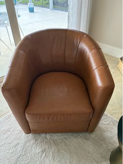 ITALIAN LEATHER SWIVEL BARREL CHAIR