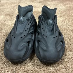 Black Adidas Foam IQs 