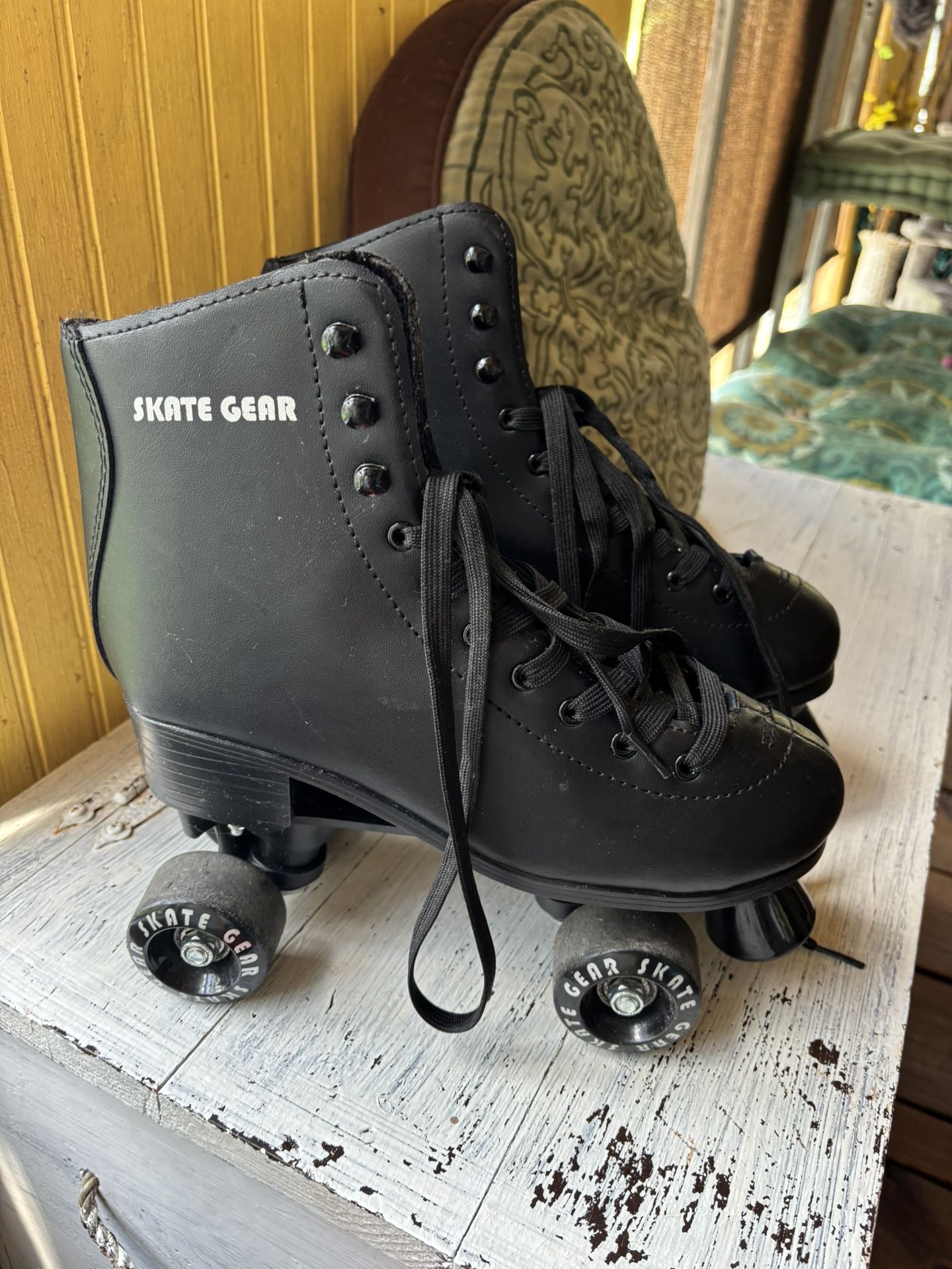 Black Skate 4 Wheel