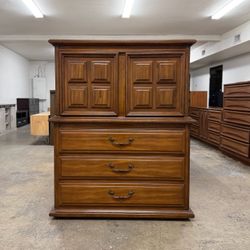 Beautiful Vintage Solid Wood Dovetail Joints Highboy 7 Drawer Dresser Chest