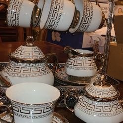 Beautiful in Silver Tone 17 Pieces Tea / Coffee Set 