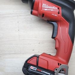 MILWAUKEE M18 FUEL DRYWALL GUN
