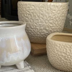 (IF IT’S LISTED, IT’S AVAILABLE ) $20 Total.  Three Ceramic Plant Pots 