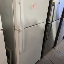 GE Refrigerator 