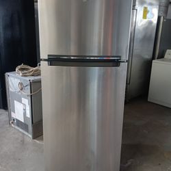 Refrigerator Whirlpool Everything Is And Good Working Condition 3 Months Warranty Delivery And Install 