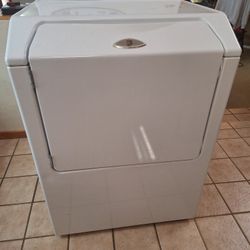 FREE - Electric Dryer - Maytag MDE5500AYW.
