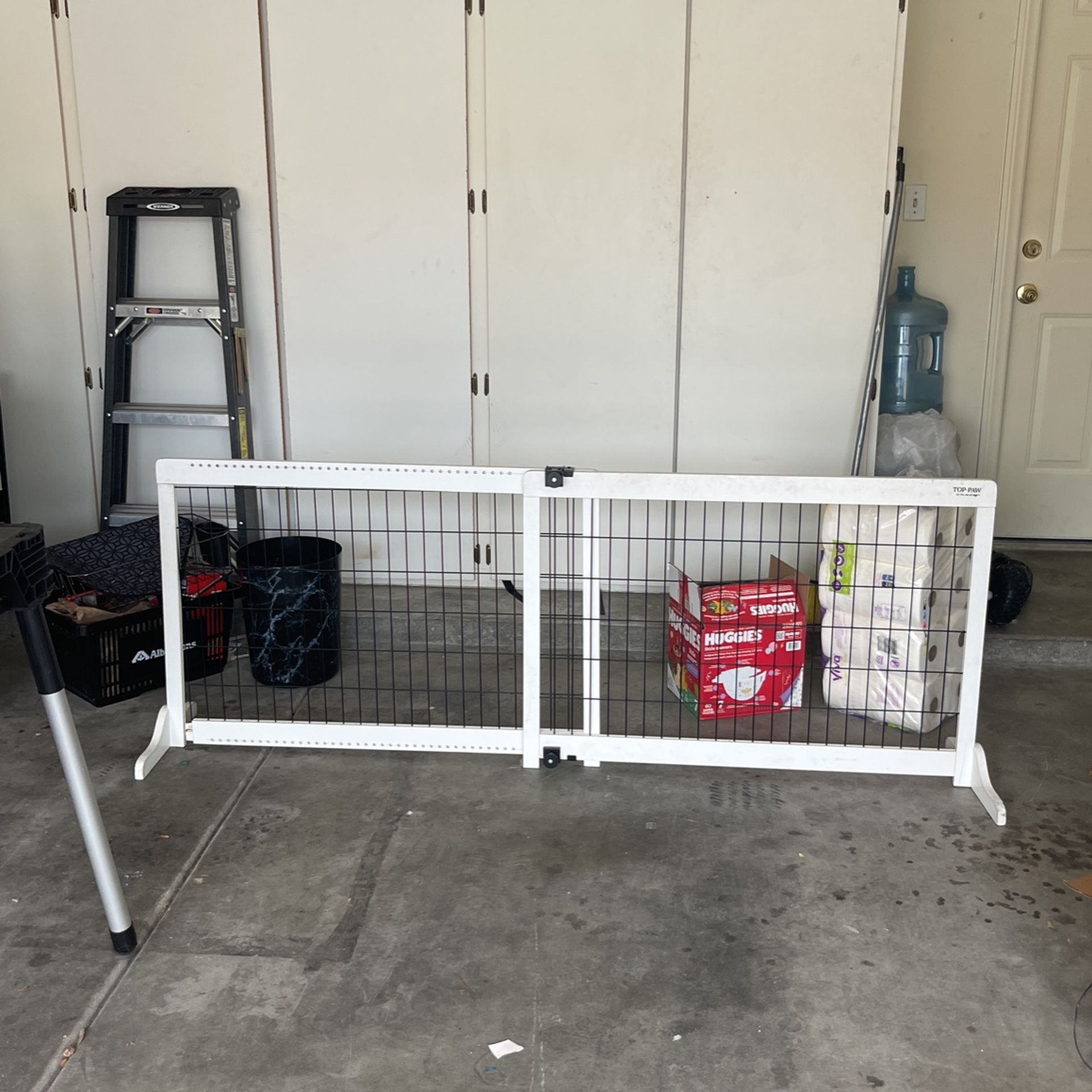 Top Paw Dog Door for Sale in Las Vegas, NV OfferUp