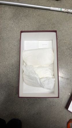 Gucci shoebox size 11