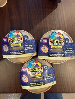 NEW IN BOX* CRAZY FUN MYSTERY STARLIGHT SQUISHY BUN