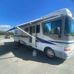 2000 Ford Chassis RV