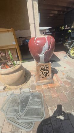 Garden fountain with stand