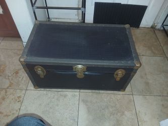 Vintage chest 1900
