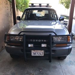 Toyota Land Cruiser 1991.  235,000 Miles For Sale By Owner.   11,995.00