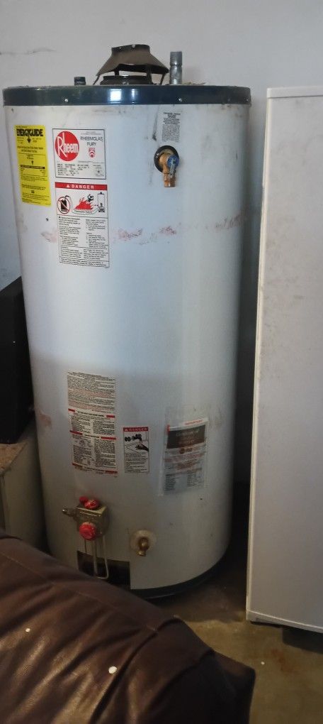 Barely New Water Heater Uses Gas $150