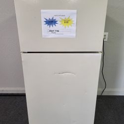 🎄Everything Must Go! Hotpoint 15cu.ft Fridge-Warranty Included 