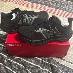 New NB Mens Tennis Black Size 10 