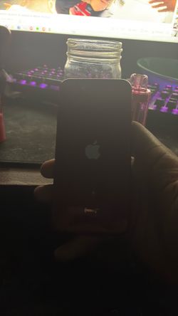 Red Apple iPhone SE / iPhone 8