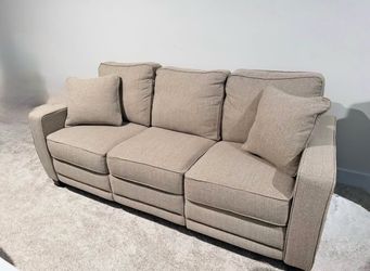 La-Z-Boy Makenna 77” Reclining Sofa