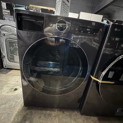 April Blowout Sale 🚨 LG Frontload Washer