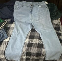 Wrangler Men's Straight Leg Light Blue Denim Jeans 5-Pocket Button Zip Closure