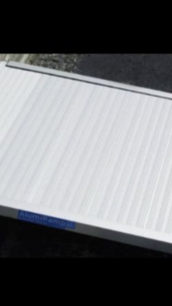 AlumiLite Solid Curb Ramp WE MAKE IT SAFE The ALUMILITE SOLID CURB RAMP is ideal for use as a short fixed ramp or for temporary needs. All welded alum