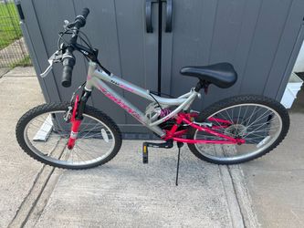Huffy Women's 26" Trail Runner 18 speed Mountain Bike