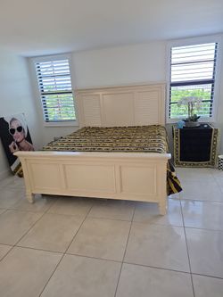 Coastal king size bed