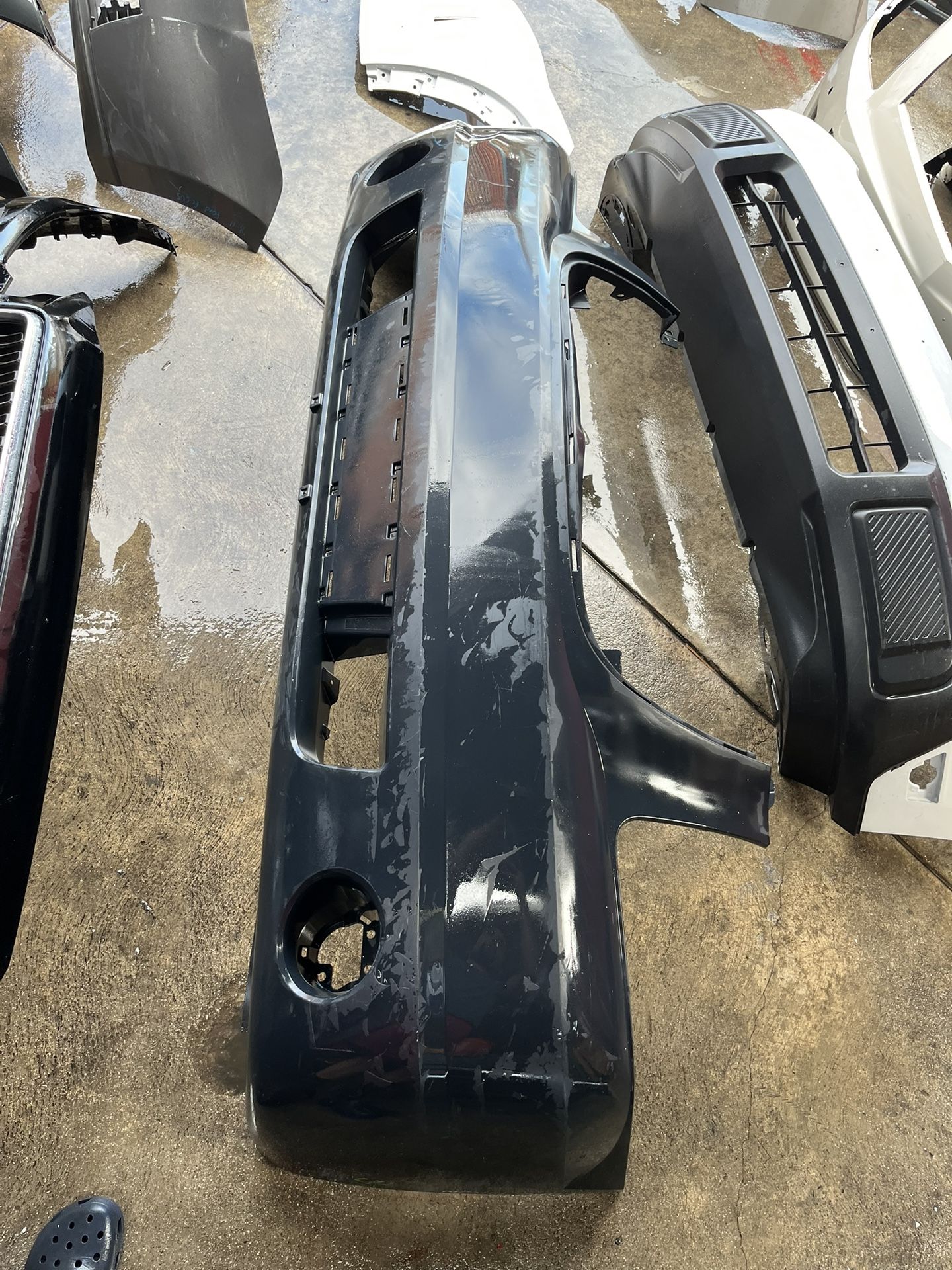 2007 2013 GMC Yukon Front Bumper 