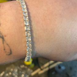 18 K Tennis Bracelet Stamped LA CH