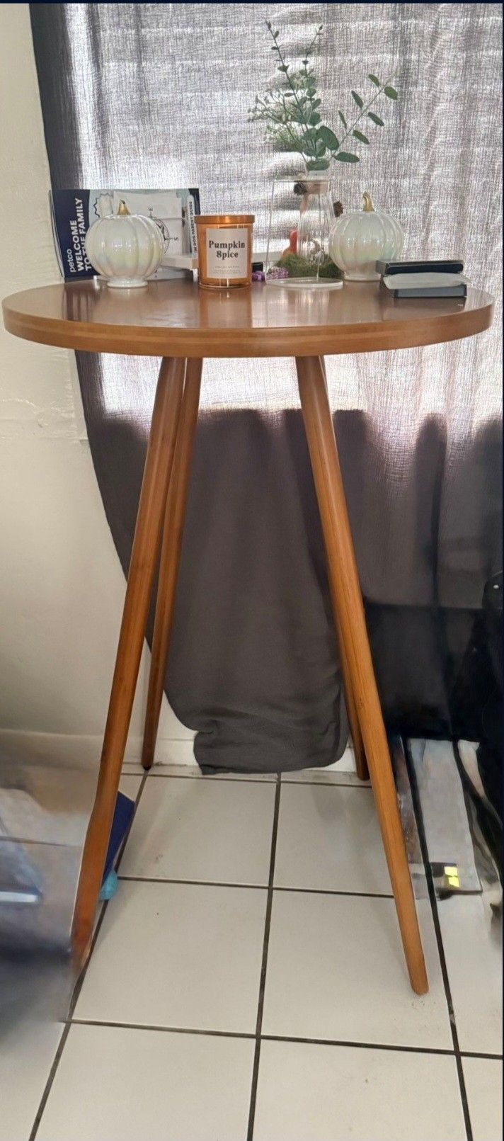 Small Round Table & 4 Stools