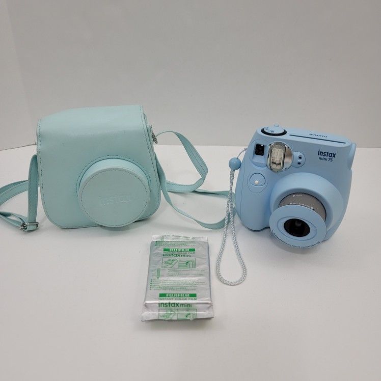 Fujifilm Instax Mini 7S Instant Camera Light Blue With Case & Film