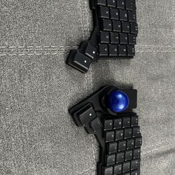 Voyager Keyboard And Trackball