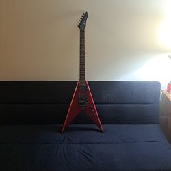 Electric V-guitar/Comes With Case 