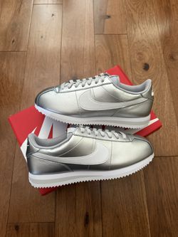 Nike Cortez Metallic Silver Grey White Lace Up Sneakers IR0042-001 Women's Size 9
