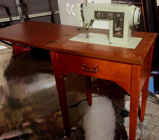 RARE!!! CHEAP!! Vntage and collectors Sears Kenmore Singer Sewing  machine with original table
